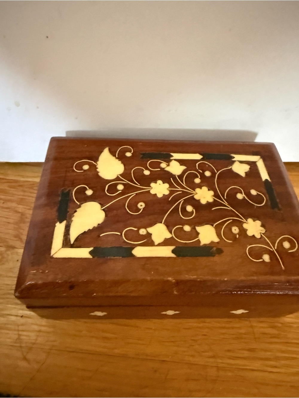 Vintage wooden decorative box w floral  inlay